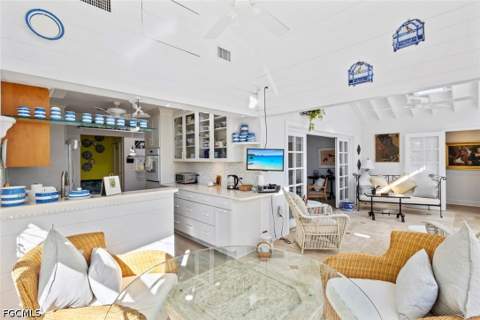 1348 Alcazar Ave, Fort Myers FL - photo 14 of 32