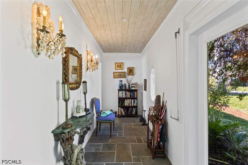 3 bedroom SingleFamilyResidence at 1348 Alcazar Ave, Valencia Terrace, Fort Myers — photo 5