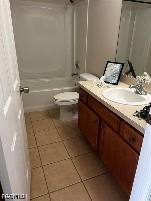 1427 NE 8th Pl, Cape Coral FL - photo 6 of 8
