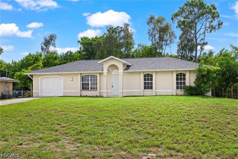 3 bedroom SingleFamilyResidence at 18500 Tampa Rd, San Carlos Park, Fort Myers — photo 2