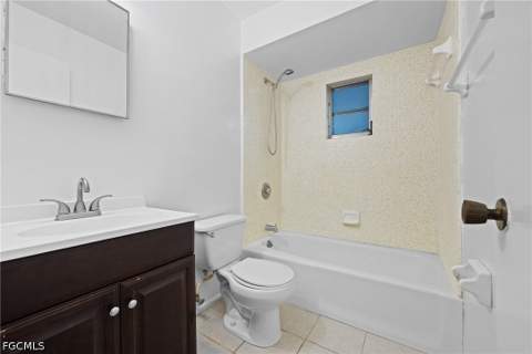 8121 Winged Foot Dr, Fort Myers FL - photo 18 of 28