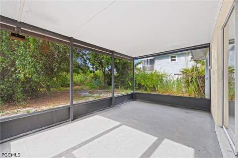 8121 Winged Foot Dr, Fort Myers FL - photo 22 of 28