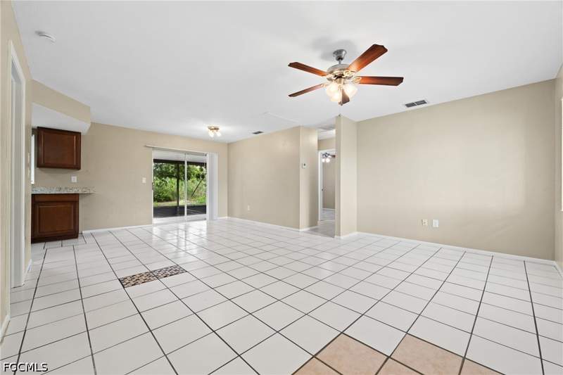 3 bedroom SingleFamilyResidence at 8121 Winged Foot Dr, San Carlos Park, Fort Myers — photo 4