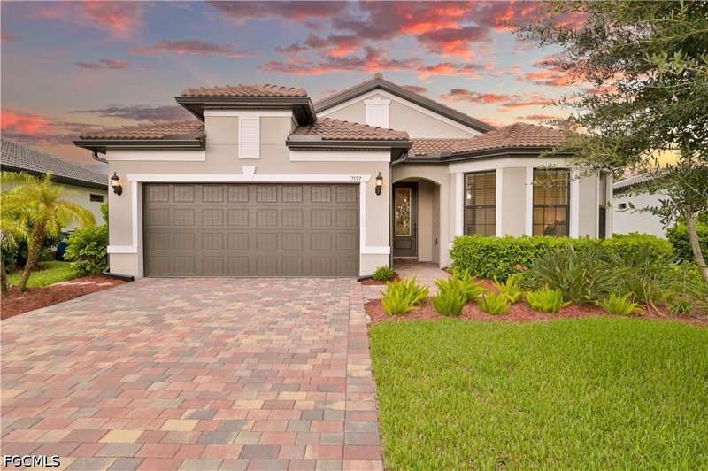 2 bedroom SingleFamilyResidence at 17157 Oakstead Dr, Country Club, Alva — photo 1