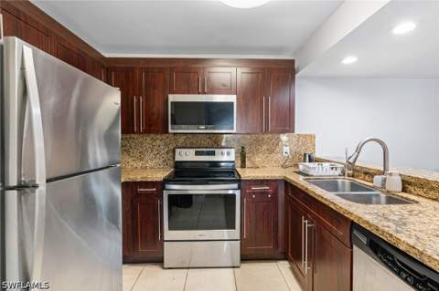 161 Santa Clara Dr 10, Naples FL - photo 10 of 25