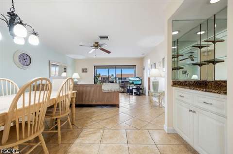 3813 SE 11th Pl 1214, Cape Coral FL - photo 8 of 39
