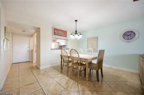 3813 SE 11th Pl 1214, Cape Coral FL - photo 9 of 39