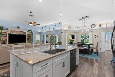 441 NE 5th Ave, Cape Coral FL - photo 11 of 35