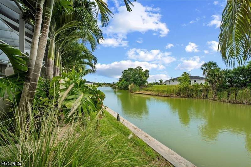 3 bedroom SingleFamilyResidence at 441 NE 5th Ave, Cape Coral, Cape Coral — photo 3