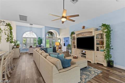 441 NE 5th Ave, Cape Coral FL - photo 8 of 35