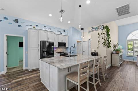 441 NE 5th Ave, Cape Coral FL - photo 9 of 35