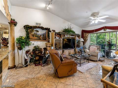 8294 Key Royal Cir 1631, Naples FL - photo 11 of 41