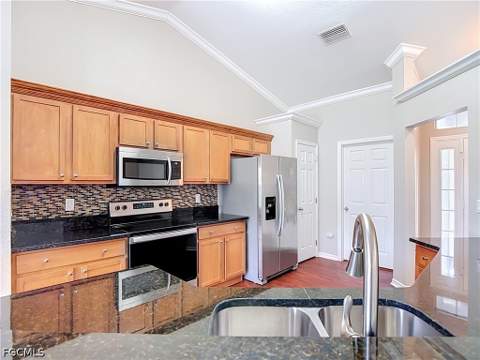 3511 SW 8th Pl, Cape Coral FL - photo 7 of 29