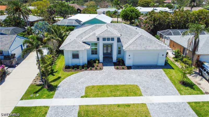 4 bedroom SingleFamilyResidence at 554 N Barfield Dr, Marco Island, Marco Island — photo 2