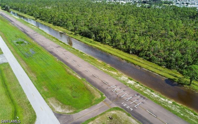 4 bedroom SingleFamilyResidence at 18683 Baseleg Ave, Pine Shadows Air Park, North Fort Myers — photo 3