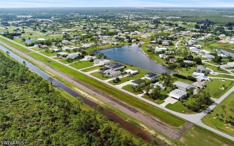 4 bedroom SingleFamilyResidence at 18683 Baseleg Ave, Pine Shadows Air Park, North Fort Myers — photo 4