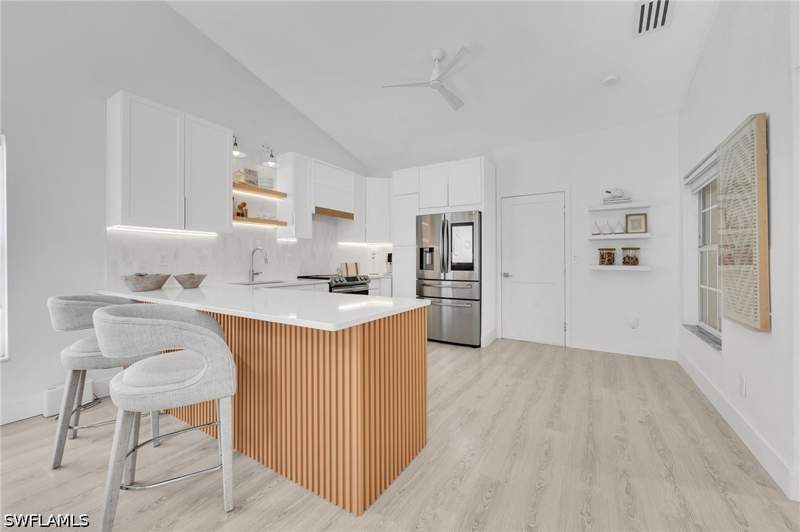3 bedroom Attached at 4716 Via Carmen, Villa Vizcaya, Naples — photo 5