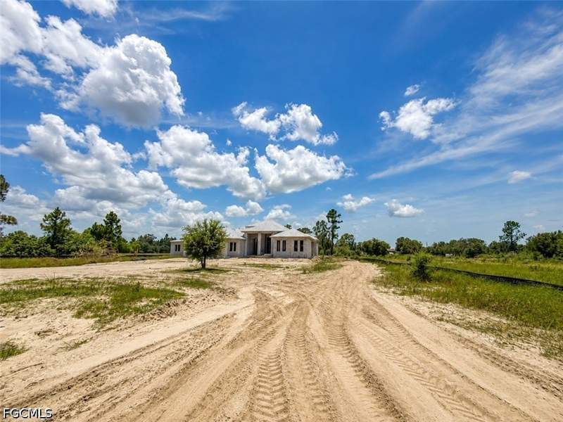 3 bedroom SingleFamilyResidence at 7517 4th Pl, Wheelers Subd, Labelle — photo 2