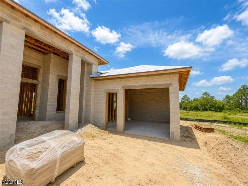 3 bedroom SingleFamilyResidence at 7517 4th Pl, Wheelers Subd, Labelle — photo 3