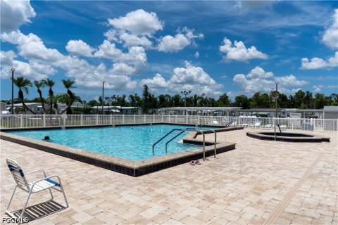 183 Caravan Cir, North Fort Myers FL - photo 10 of 12