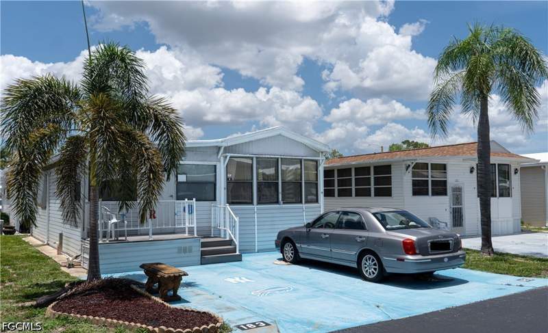 2 bedroom ManufacturedHome at 183 Caravan Cir, Fountain View Rv Resort, North Fort Myers — photo 2