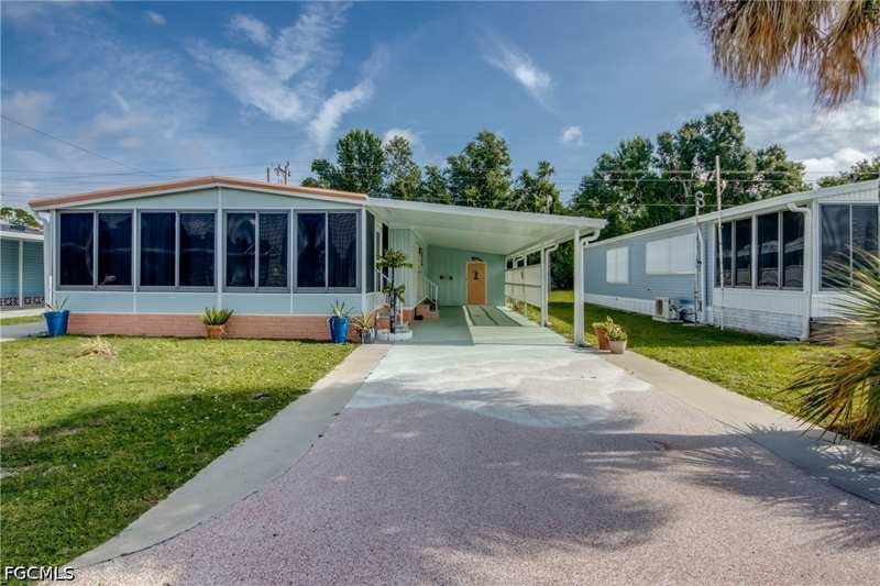 2 bedroom ManufacturedHome at 229 Shrub Ln N, Forest Park Mobile Home, North Fort Myers — photo 1