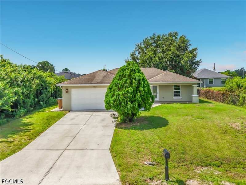 3 bedroom SingleFamilyResidence at 3027 38th St SW, Lehigh Acres, Lehigh Acres — photo 1