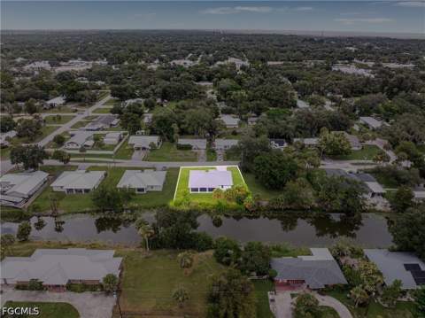 335 4th Ave, Labelle FL - photo 10 of 42