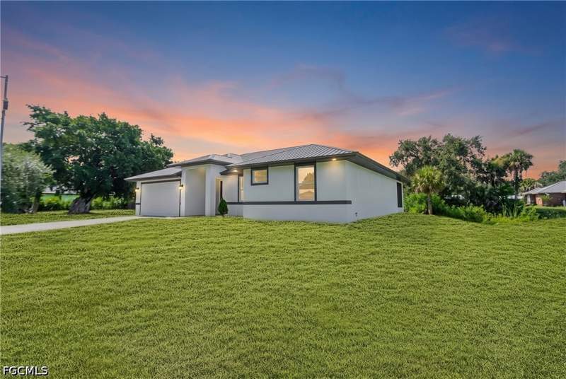 3 bedroom SingleFamilyResidence at 335 4th Ave, Labelle Belmont Woods, Labelle — photo 2