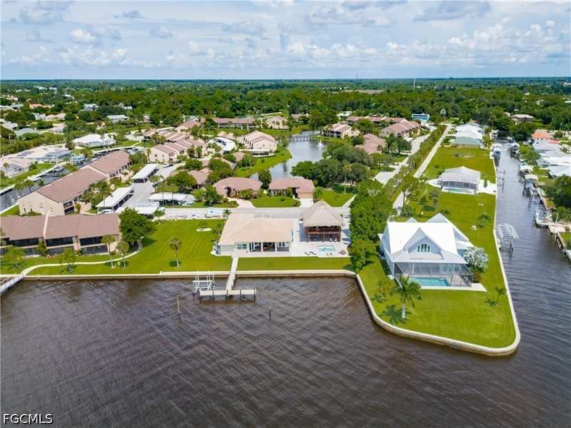 3 bedroom SingleFamilyResidence at 15475 Admiralty Cir, Admiralty Yacht & Racquet Club, North Fort Myers — photo 1