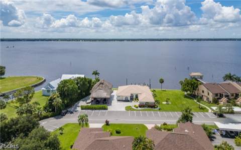 15475 Admiralty Cir, North Fort Myers FL - photo 12 of 47