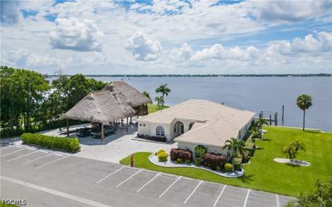 15475 Admiralty Cir, North Fort Myers FL - photo 13 of 47