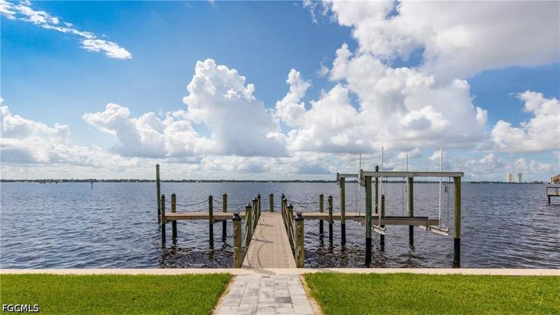 3 bedroom SingleFamilyResidence at 15475 Admiralty Cir, Admiralty Yacht & Racquet Club, North Fort Myers — photo 4