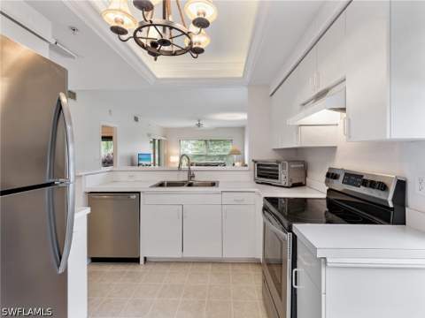 10261 Maddox Ln 513, Bonita Springs FL - photo 14 of 34