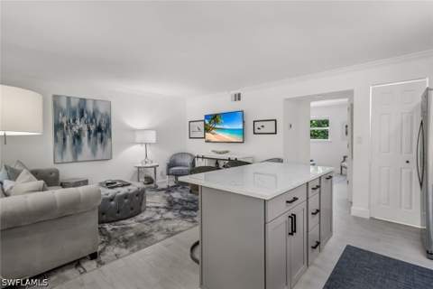 960 7th St S 105, Naples FL - photo 11 of 31