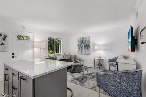 960 7th St S 105, Naples FL - photo 12 of 31