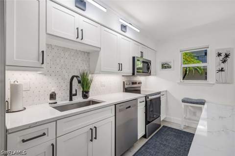 960 7th St S 105, Naples FL - photo 13 of 31