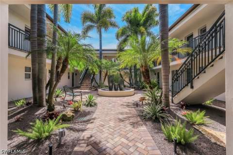 960 7th St S 105, Naples FL - photo 20 of 31