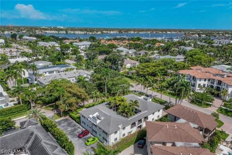960 7th St S 105, Naples FL - photo 24 of 31