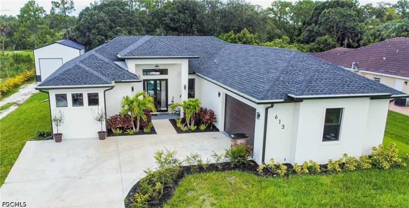 4 bedroom SingleFamilyResidence at 613 Hibiscus Ave, Lehigh Acres, Lehigh Acres — photo 1