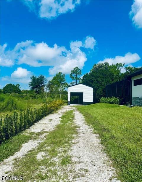 613 Hibiscus Ave, Lehigh Acres FL - photo 15 of 23