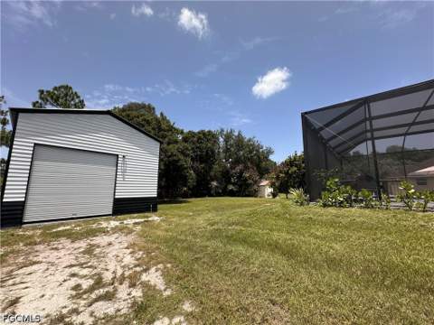 613 Hibiscus Ave, Lehigh Acres FL - photo 16 of 23
