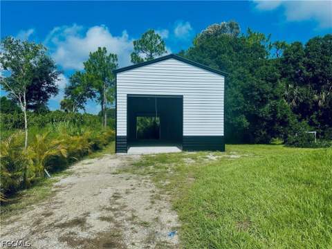 613 Hibiscus Ave, Lehigh Acres FL - photo 17 of 23