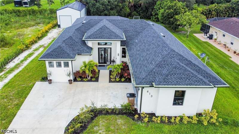 4 bedroom SingleFamilyResidence at 613 Hibiscus Ave, Lehigh Acres, Lehigh Acres — photo 2