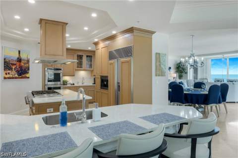 81 Seagate Dr 803, Naples FL - photo 19 of 35