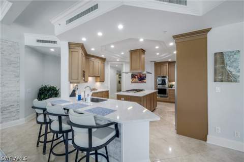 81 Seagate Dr 803, Naples FL - photo 24 of 35