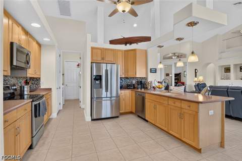2547 SW 5th Ave, Cape Coral FL - photo 11 of 49