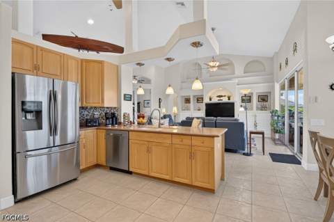 2547 SW 5th Ave, Cape Coral FL - photo 12 of 49