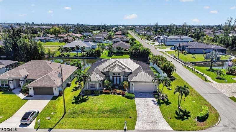 3 bedroom SingleFamilyResidence at 2547 SW 5th Ave, Cape Coral, Cape Coral — photo 2
