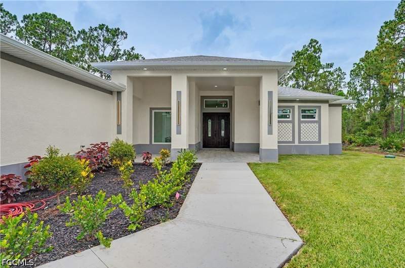 5 bedroom SingleFamilyResidence at 1113 Leroy Ave, Lehigh Acres, Lehigh Acres — photo 3